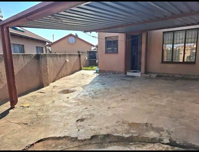 2 BEDROOM HOUSE FOR SALE IN SOSHANGUVE VV